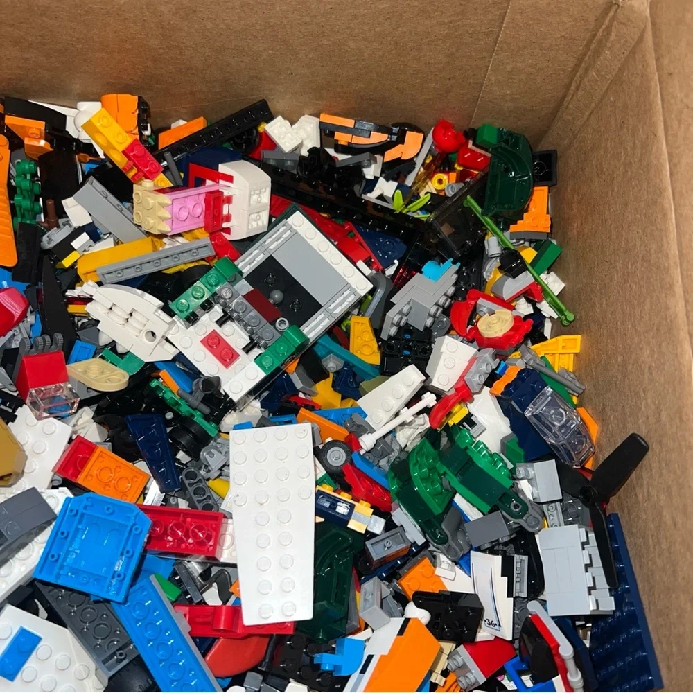 LEGO 5 LB Bulk Lot Mixed Themes Bricks Parts Pieces Assorted Lot